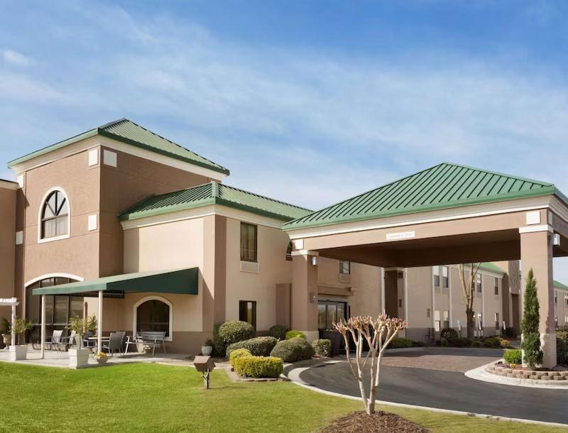 Spark By Hilton Spring Lake Fayetteville Bagian luar foto